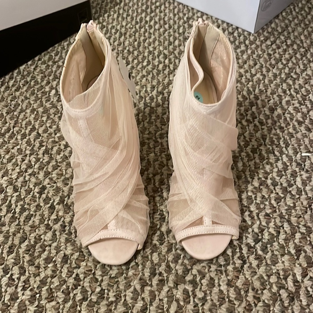 Tool wrapped heels